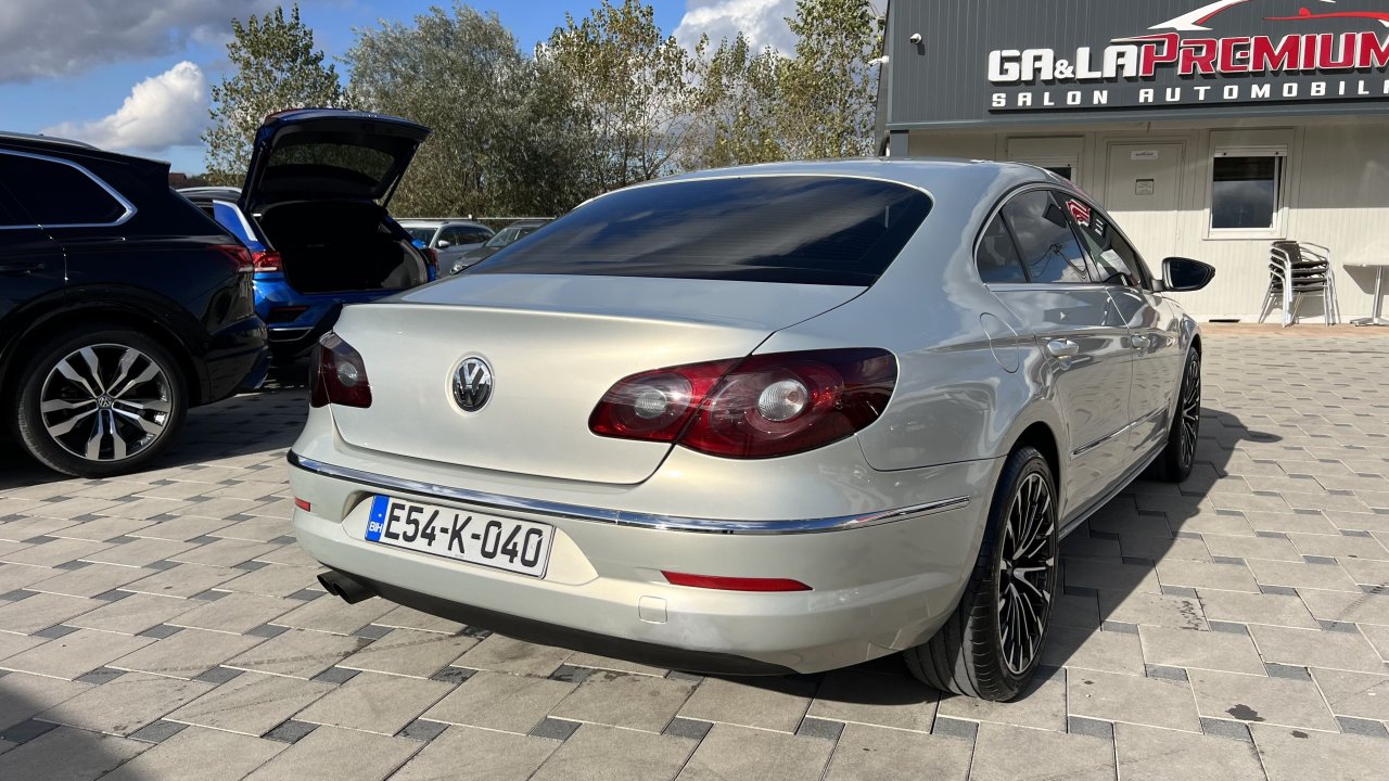 Automobil
