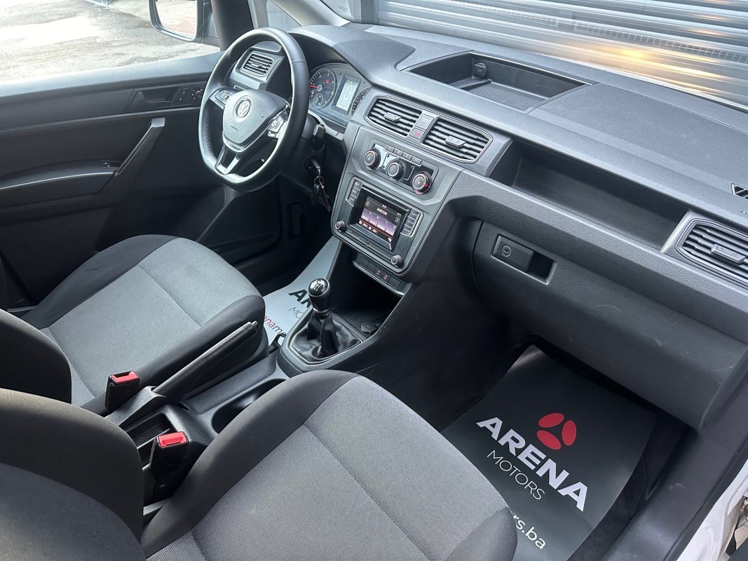 Automobil