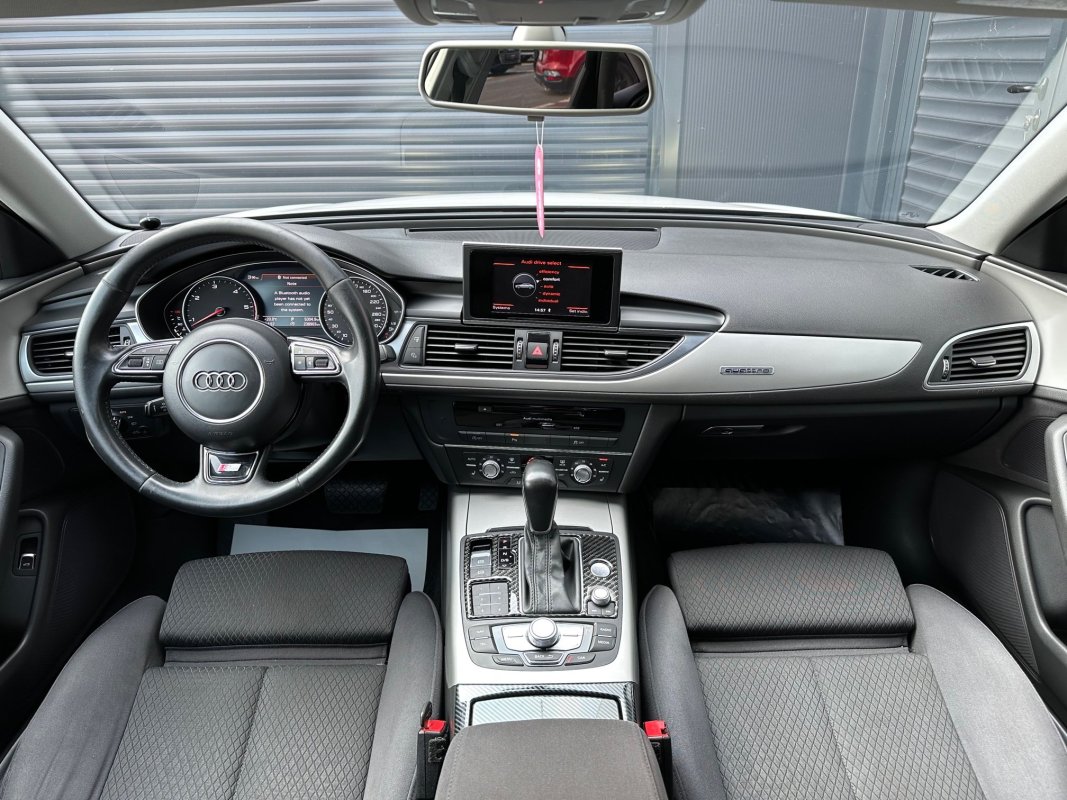 Automobil