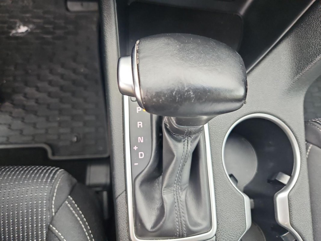 Automobil