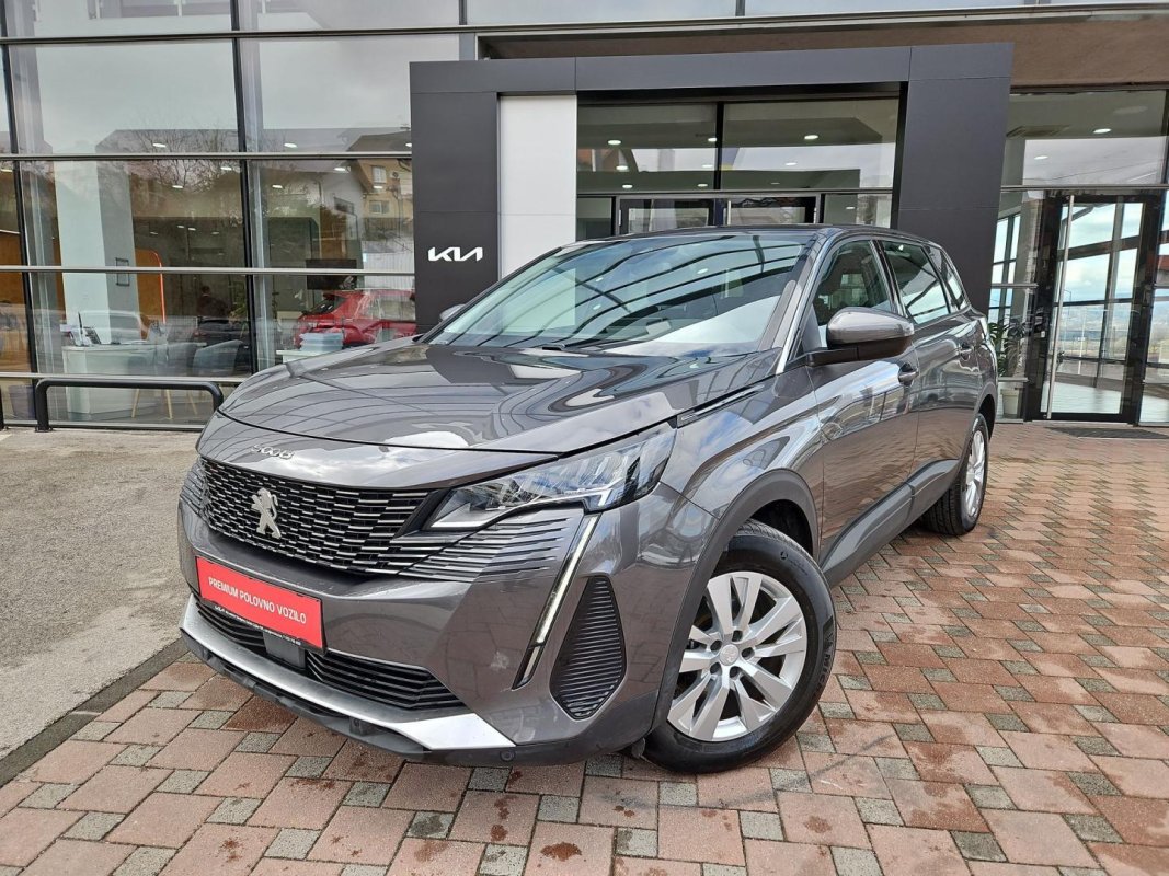Automobil
