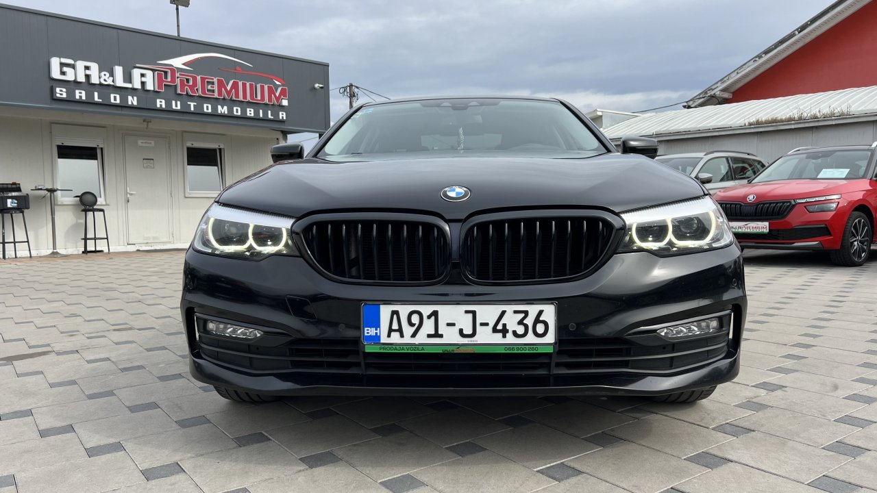 Automobil
