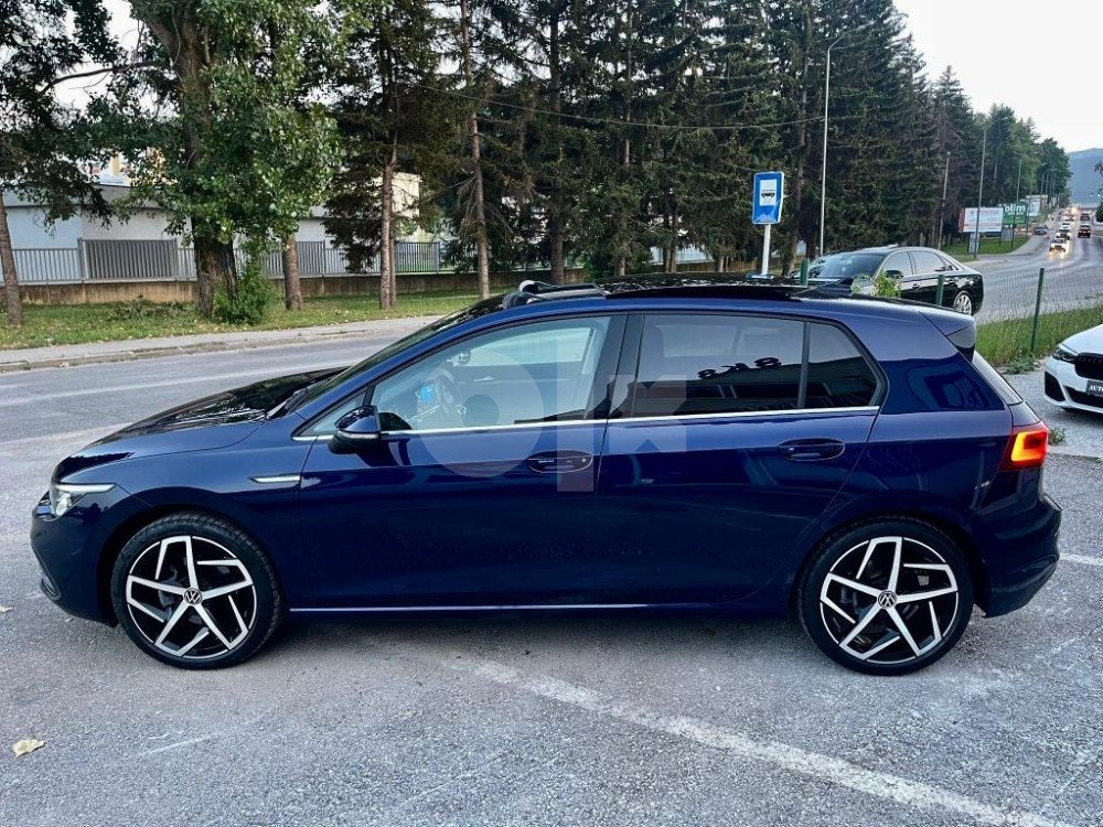 Automobil