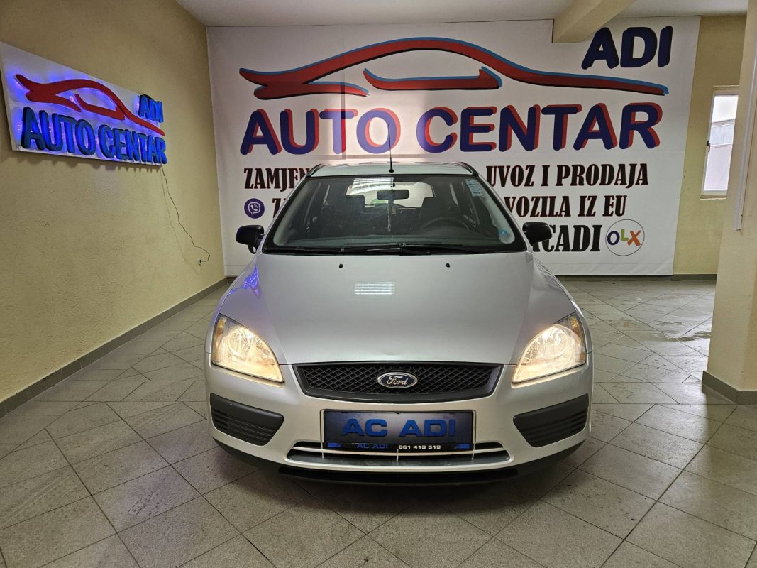 Automobil