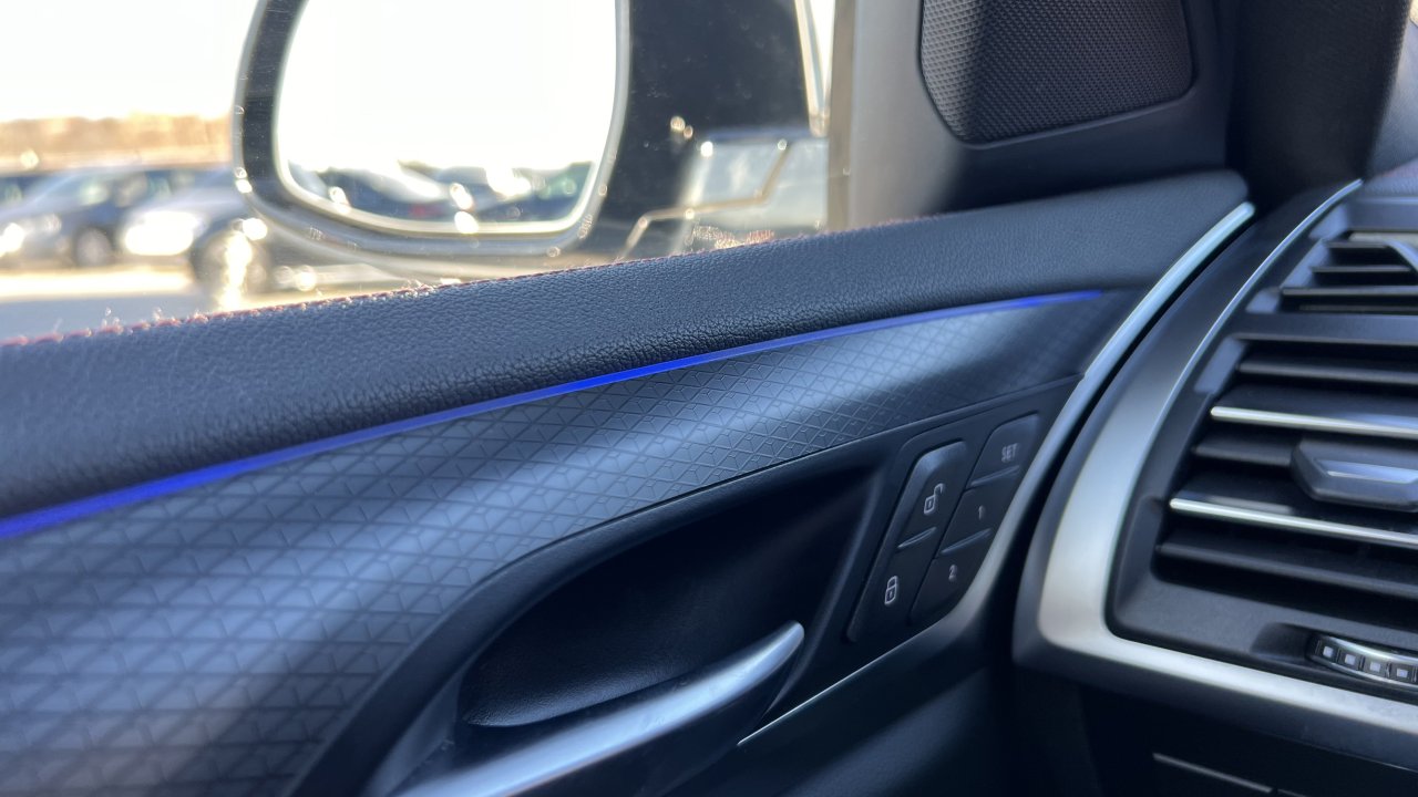 Automobil