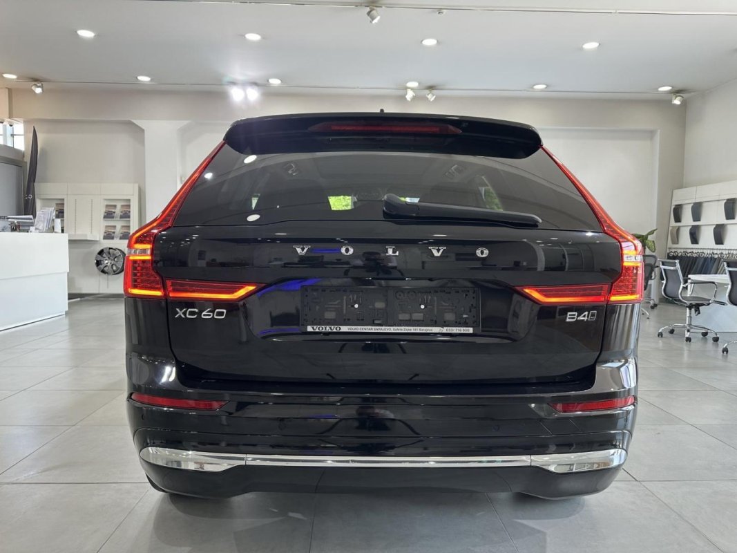 Automobil