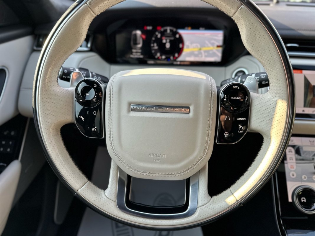 Automobil