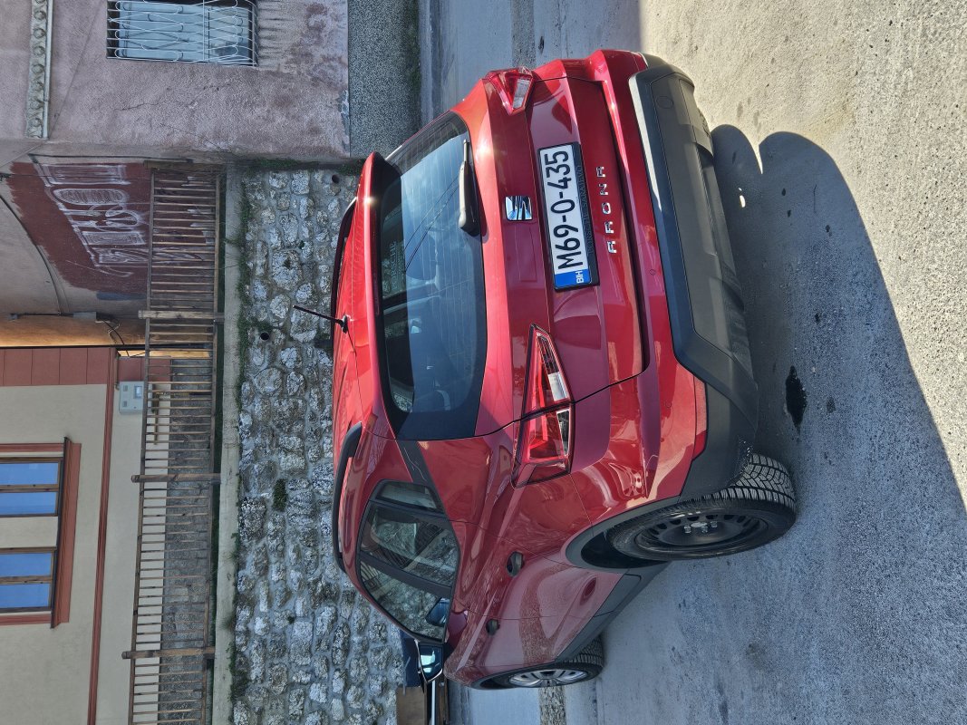 Automobil