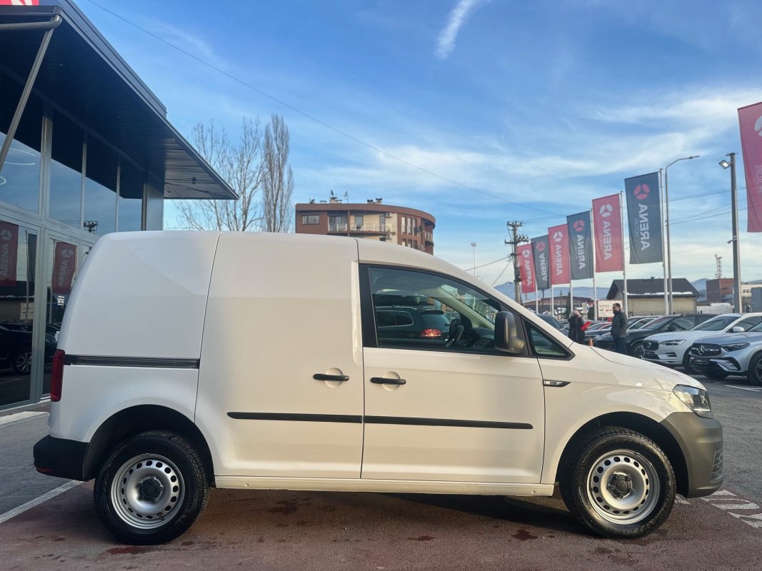 Automobil
