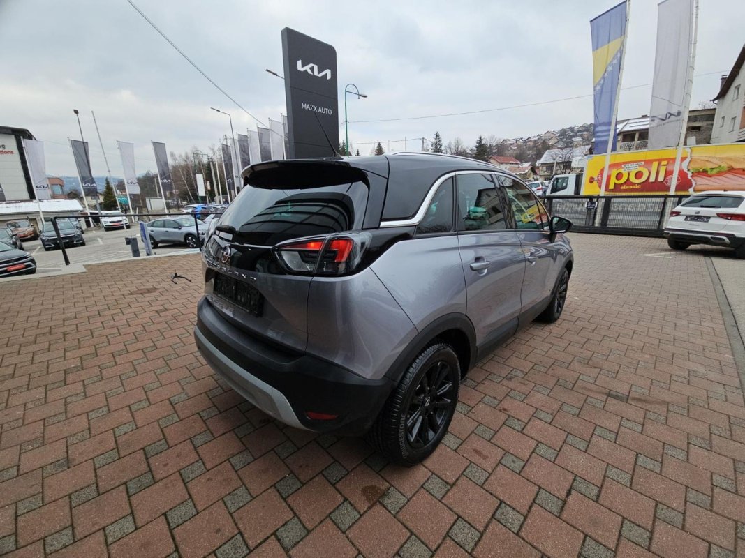 Automobil