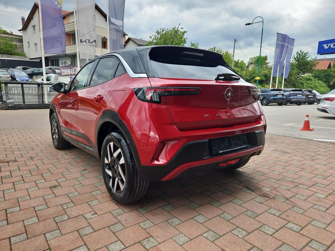 Automobil