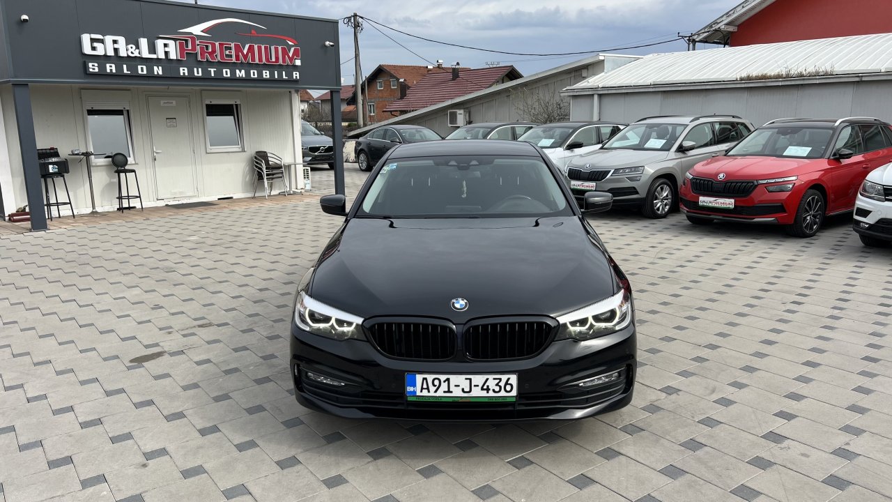 Automobil