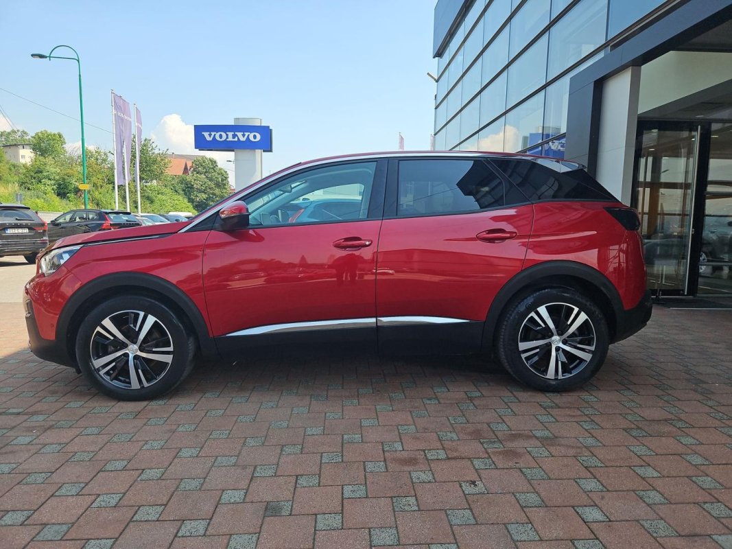 Automobil