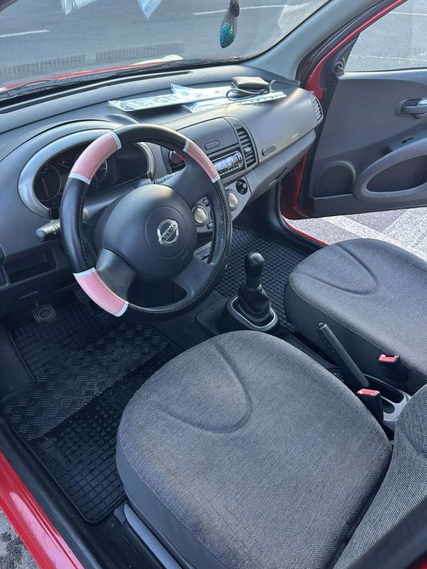 Automobil
