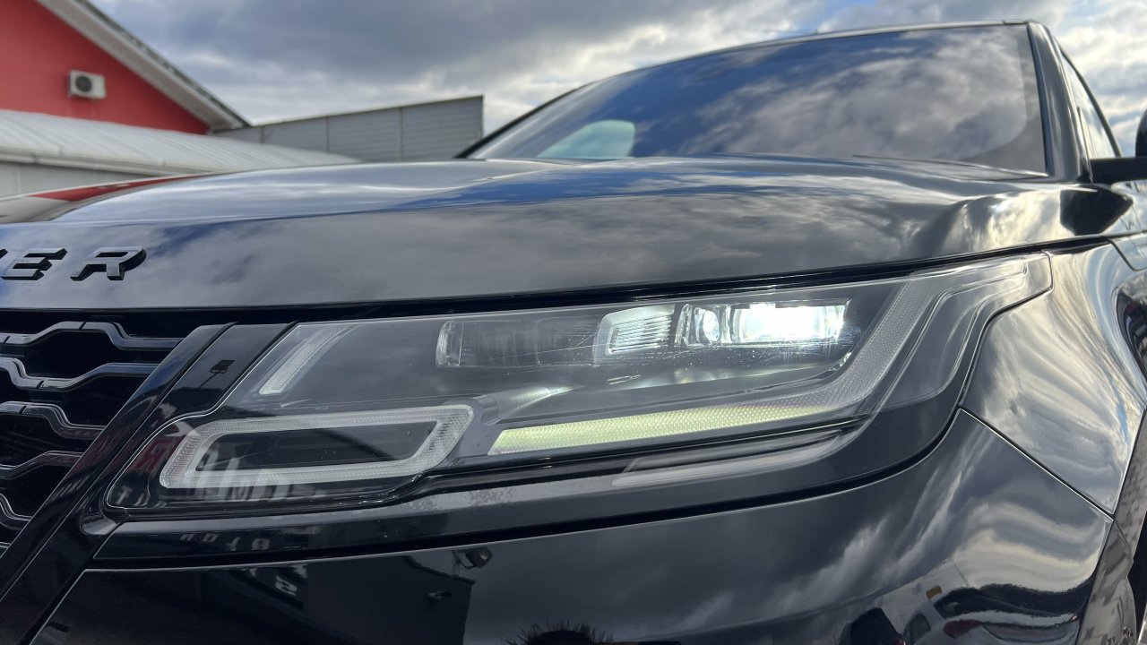 Automobil