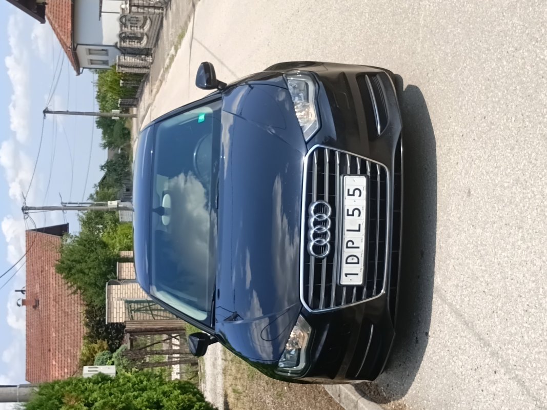 Automobil