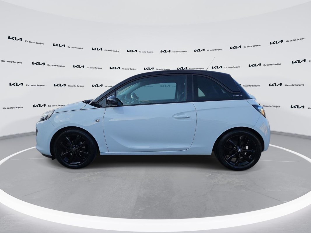 Automobil