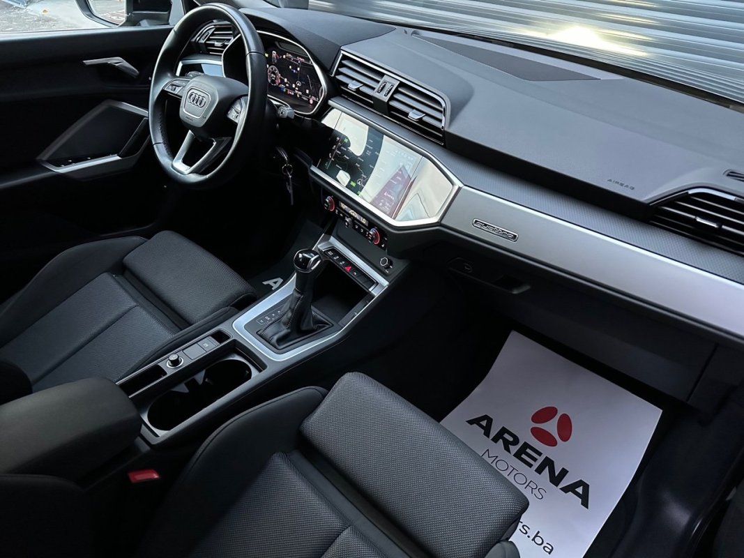 Automobil
