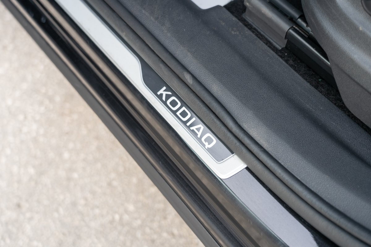 Automobil