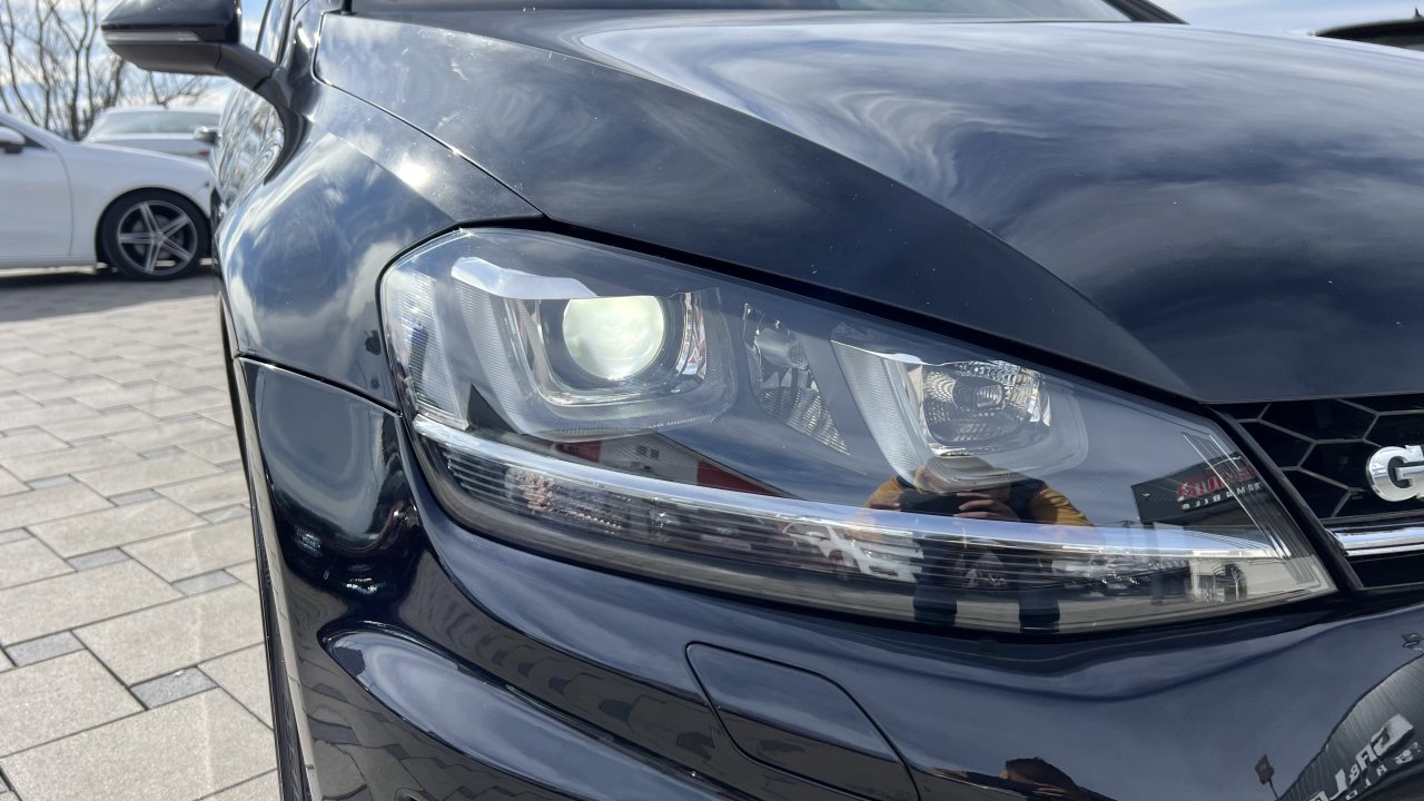 Automobil