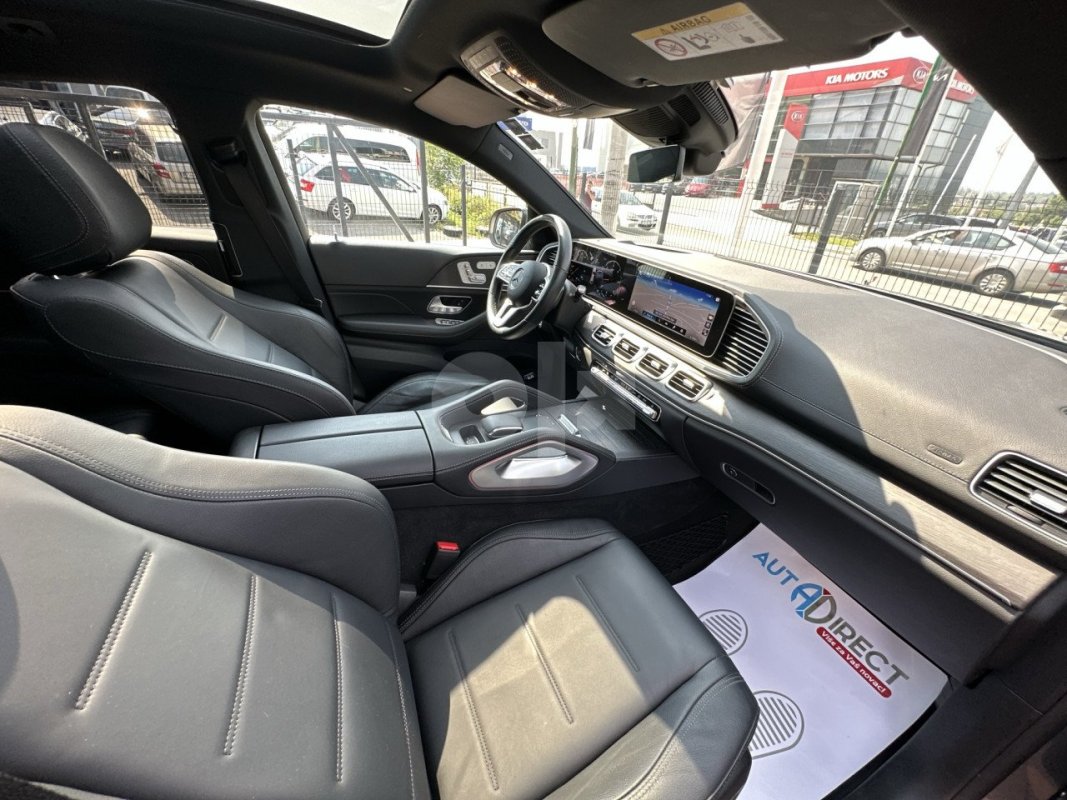 Automobil