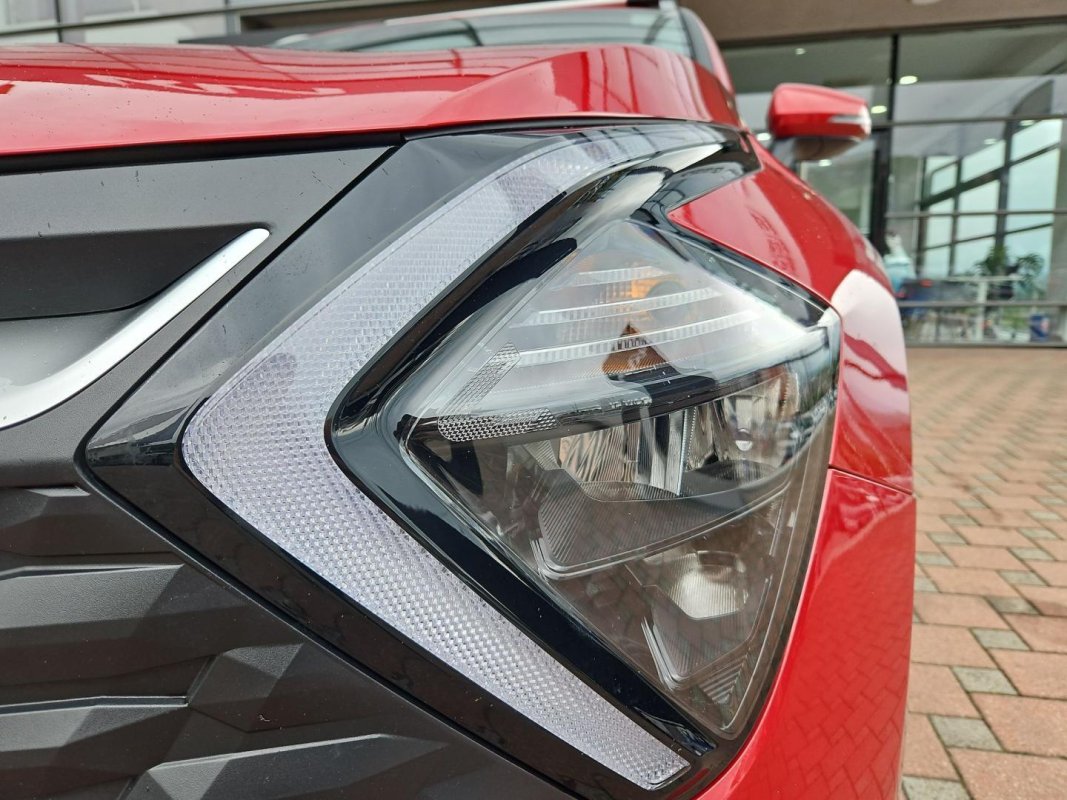 Automobil