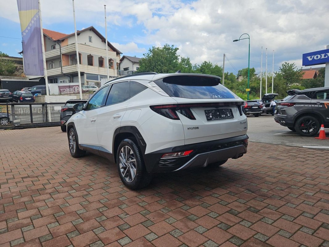 Automobil