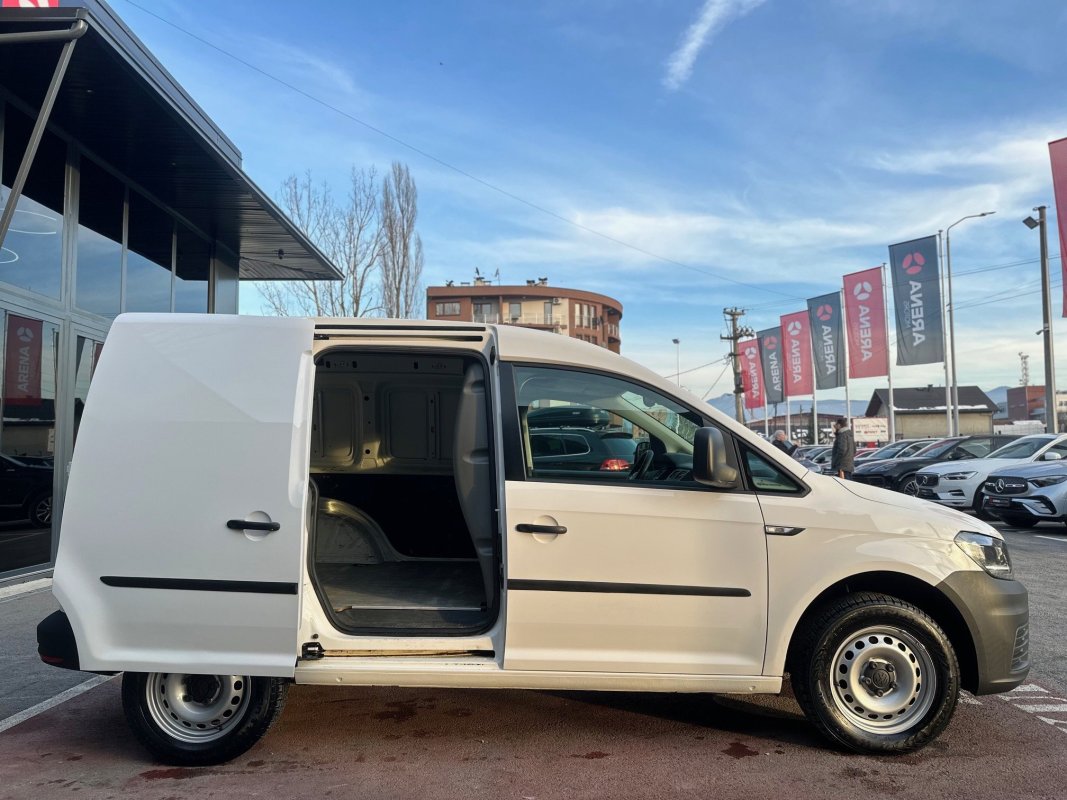 Automobil