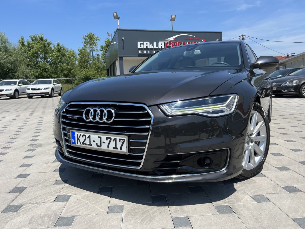 Automobil