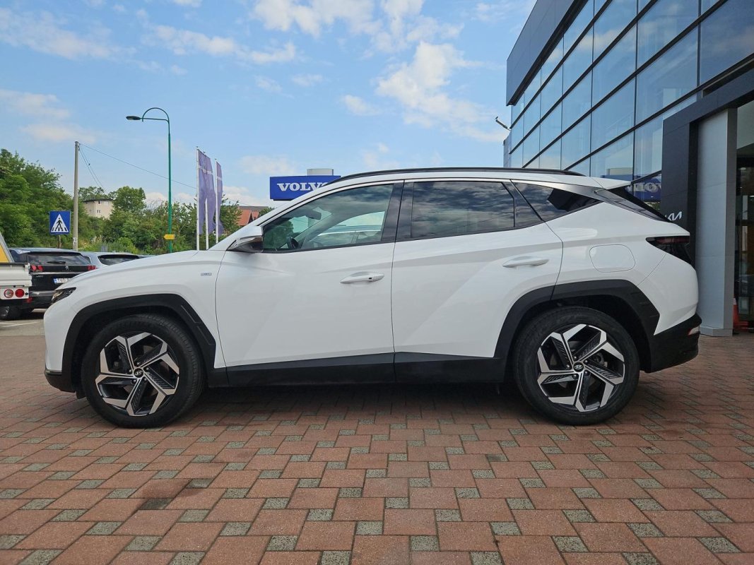 Automobil