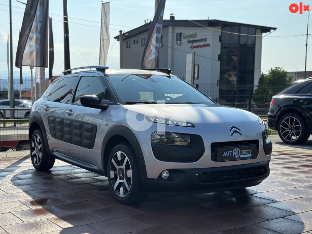Automobil