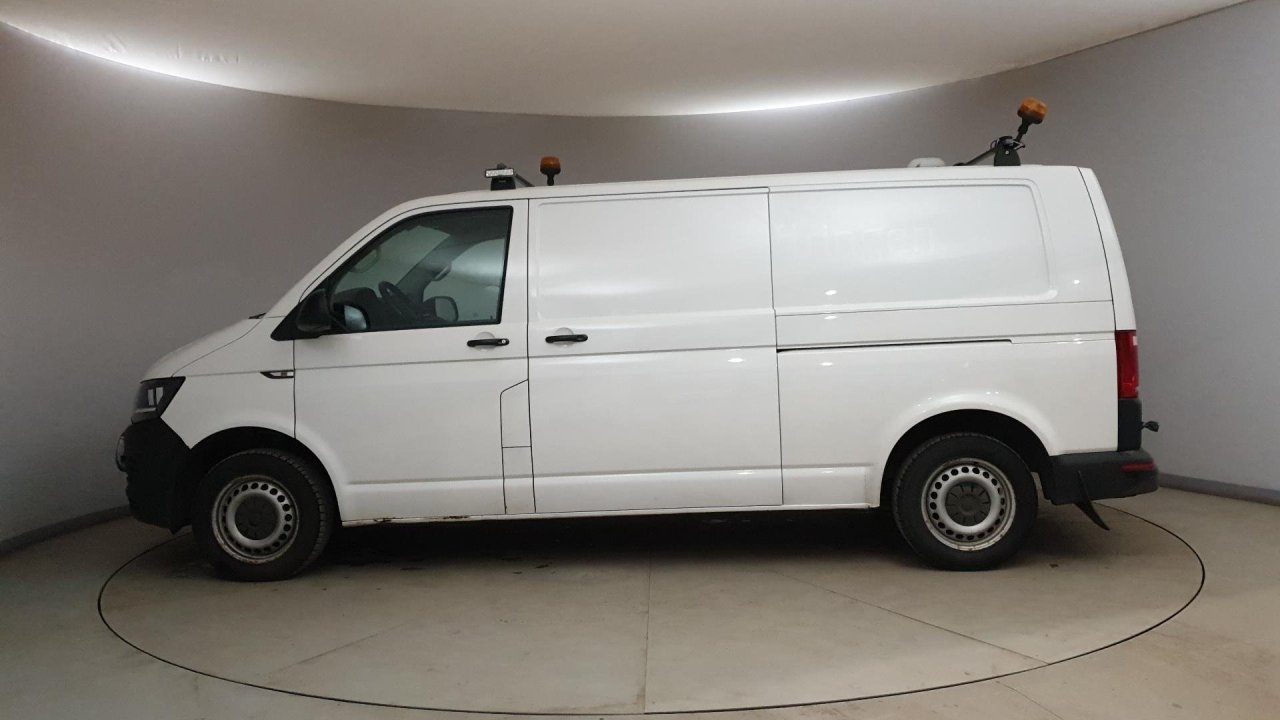 Automobil