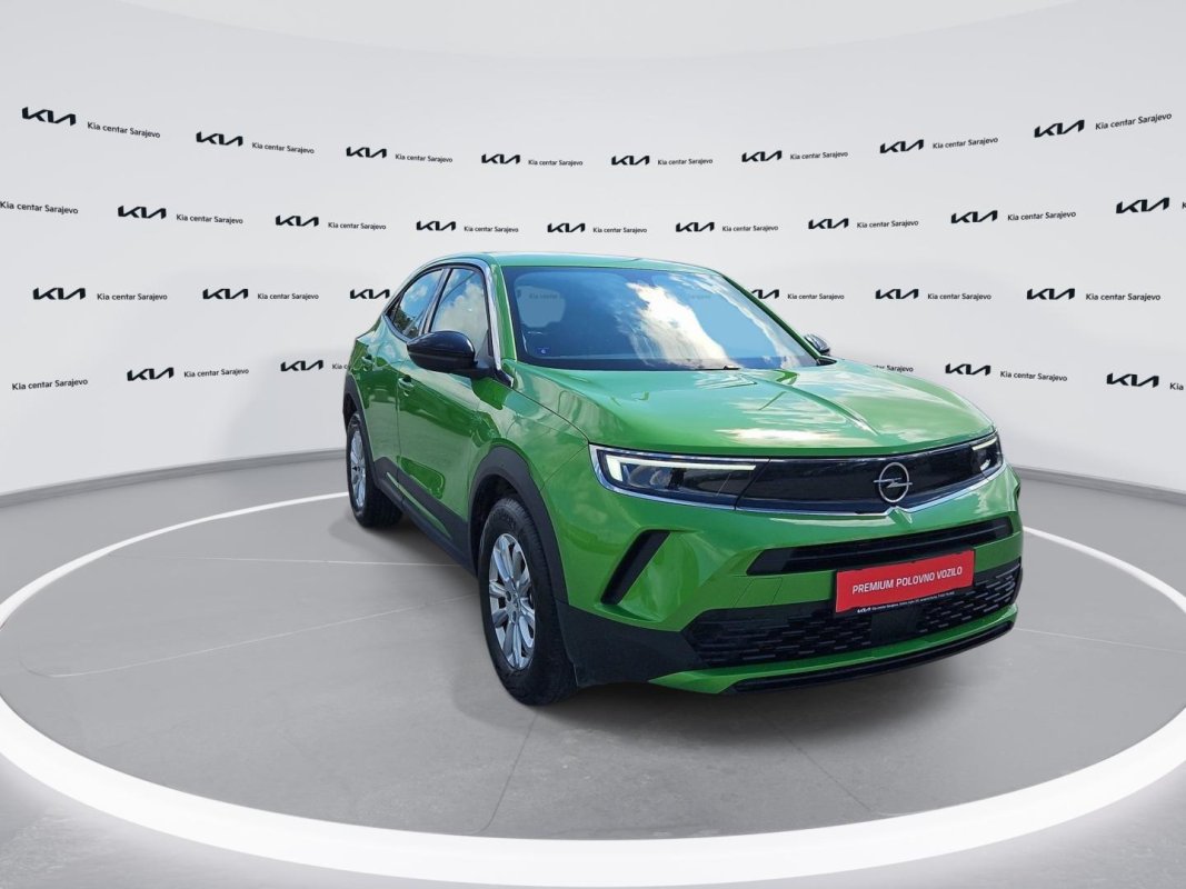 Automobil