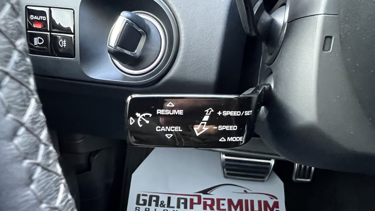 Automobil