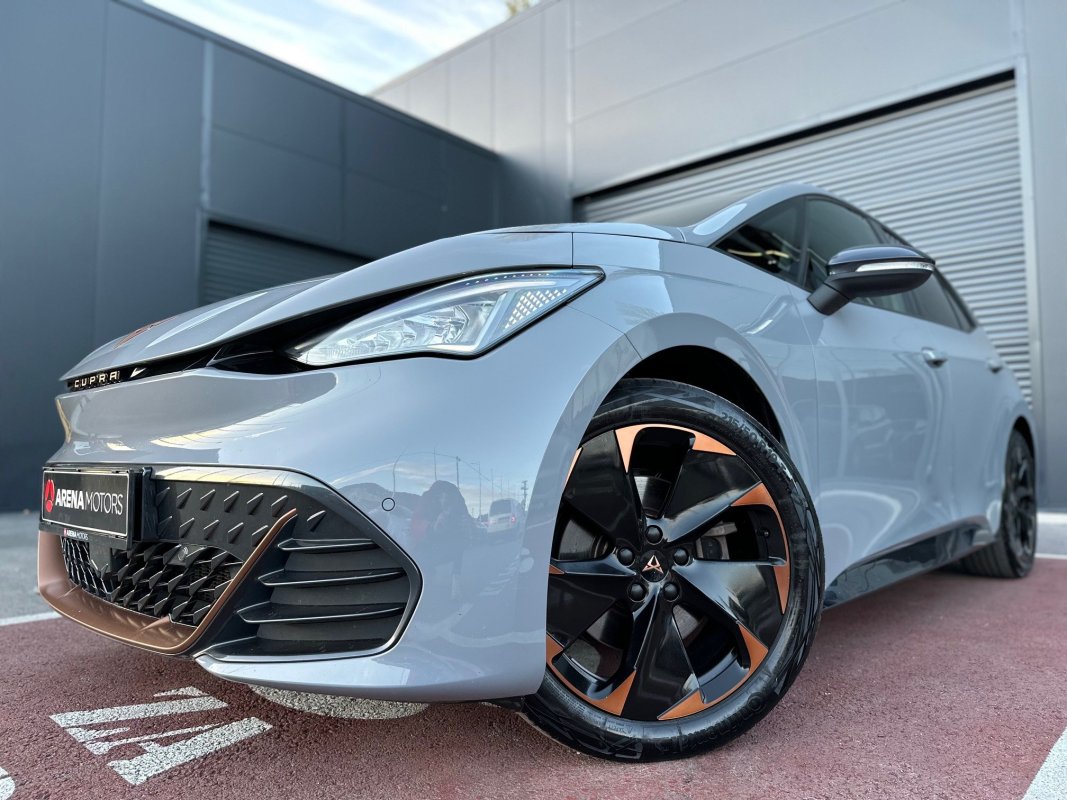 Automobil
