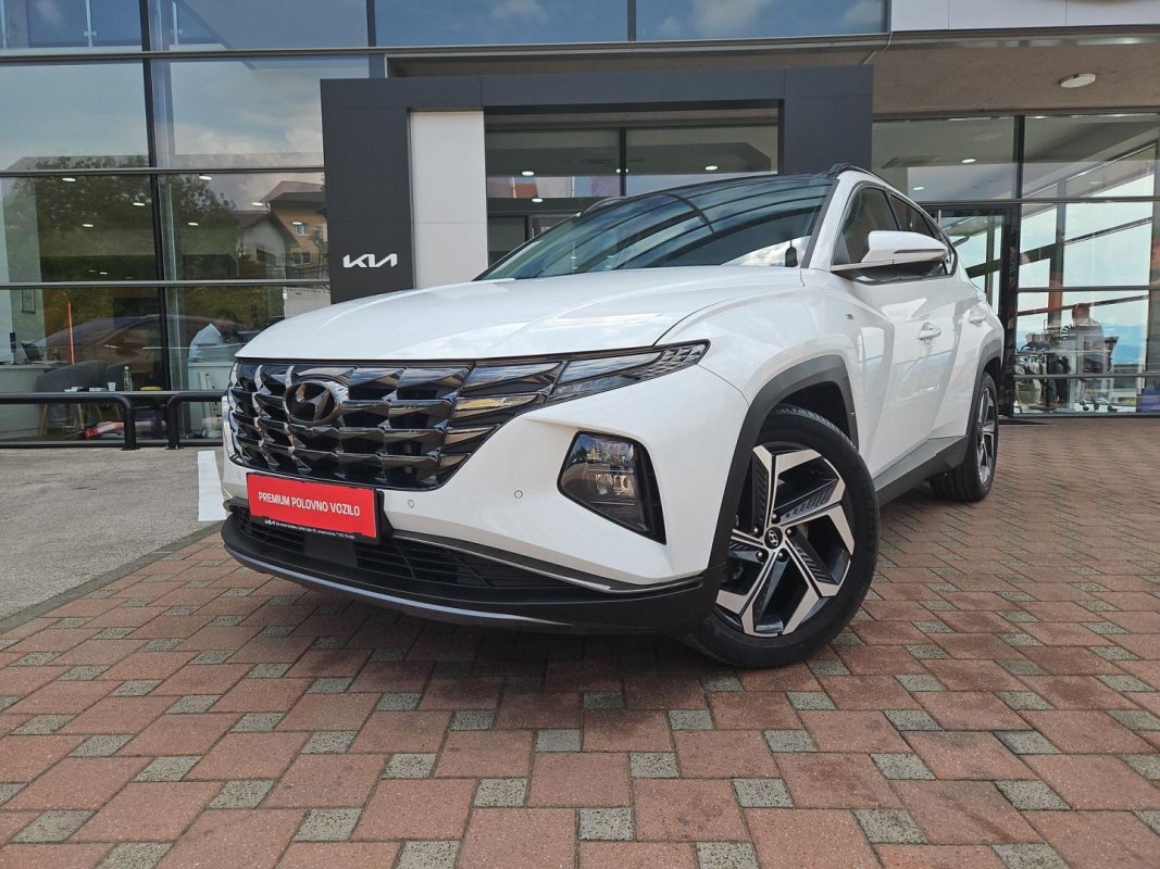 Automobil