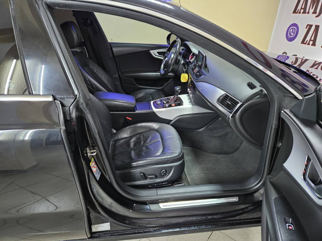 Automobil