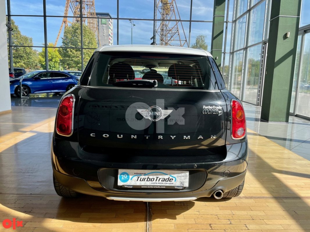 Automobil