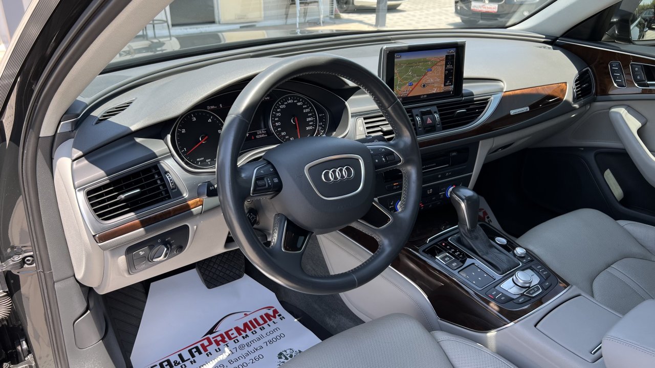 Automobil