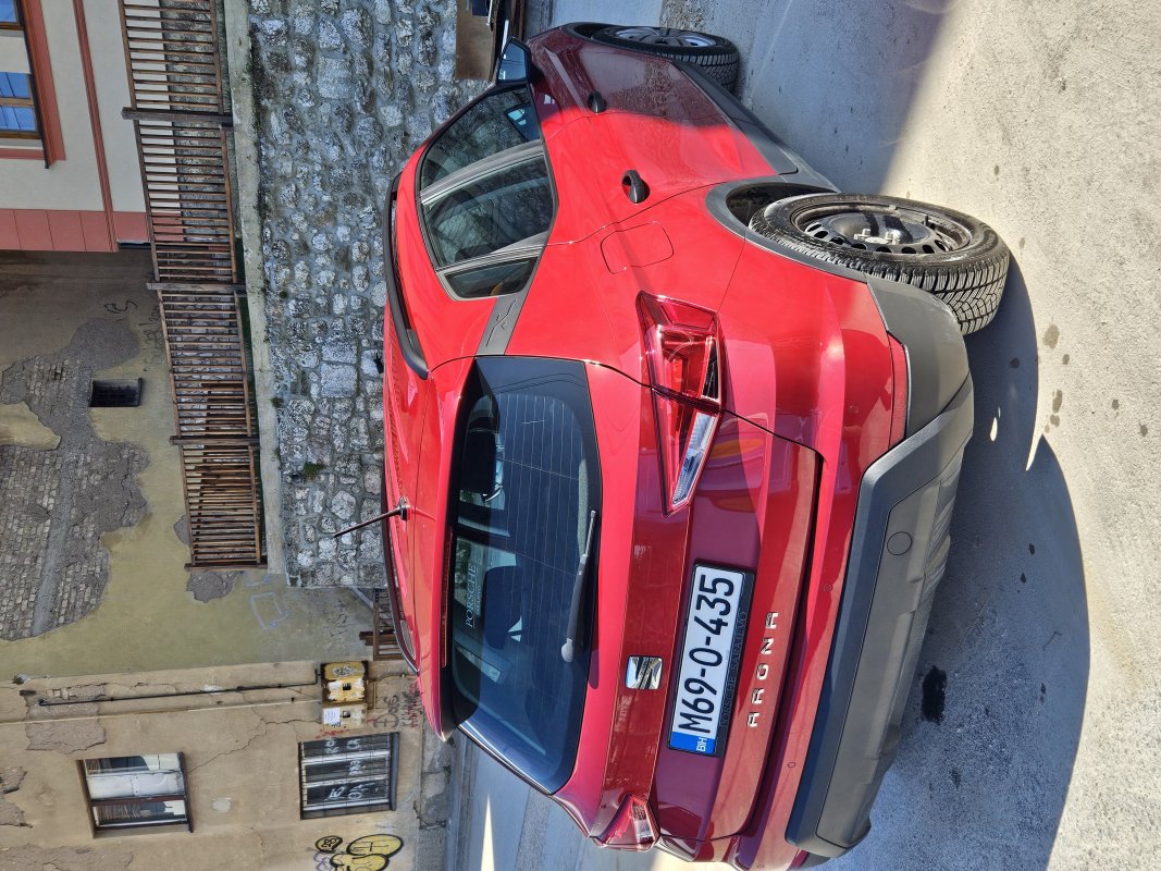 Automobil