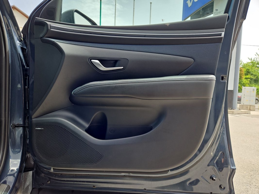 Automobil
