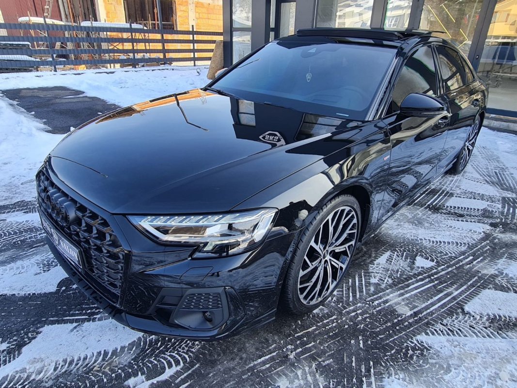Automobil