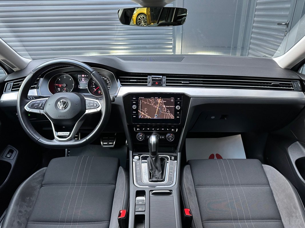 Automobil