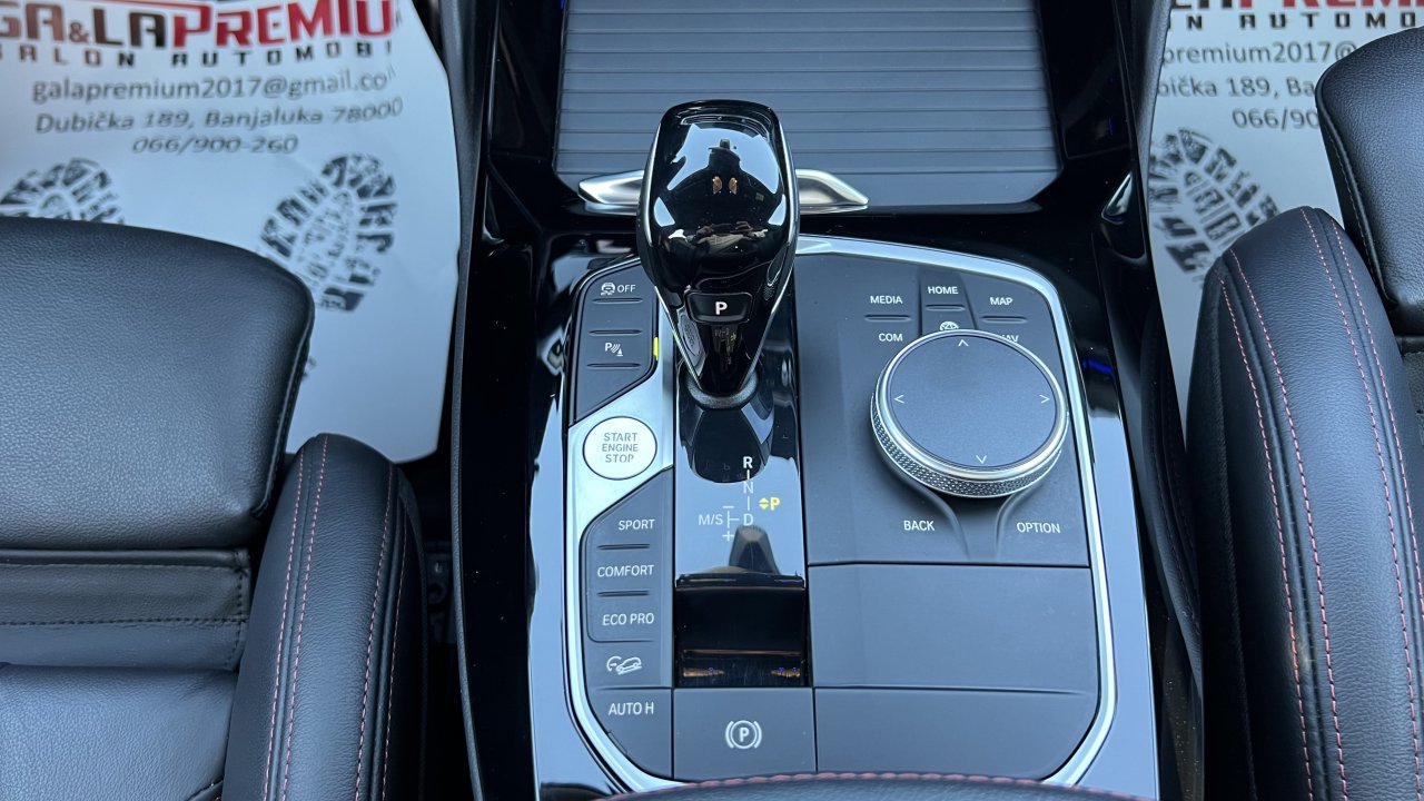 Automobil