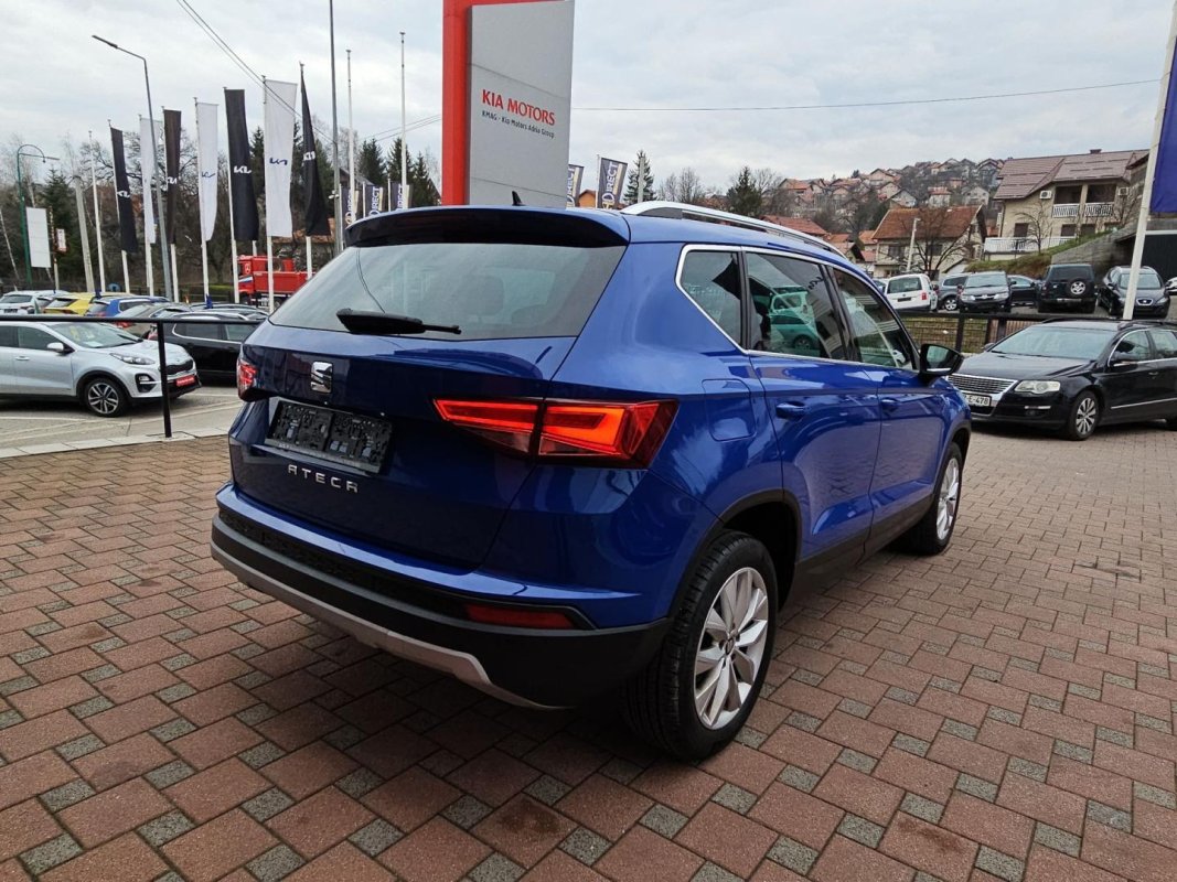 Automobil
