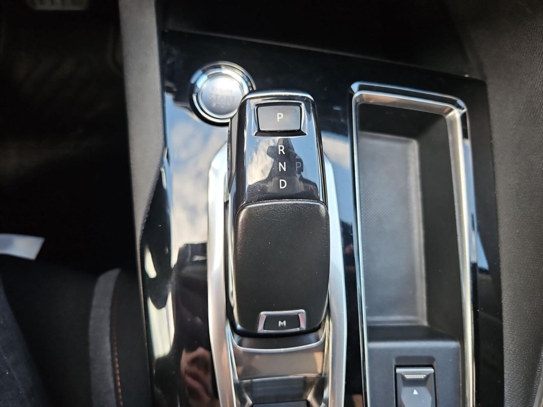 Automobil