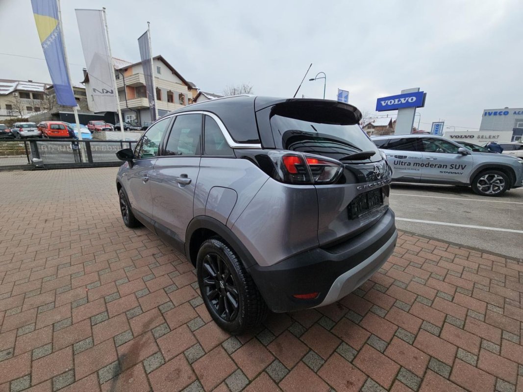 Automobil