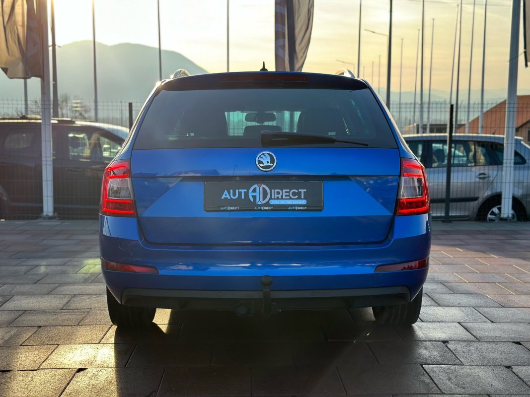 Automobil