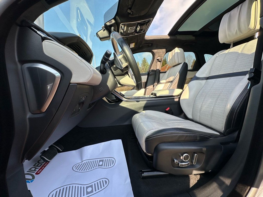 Automobil