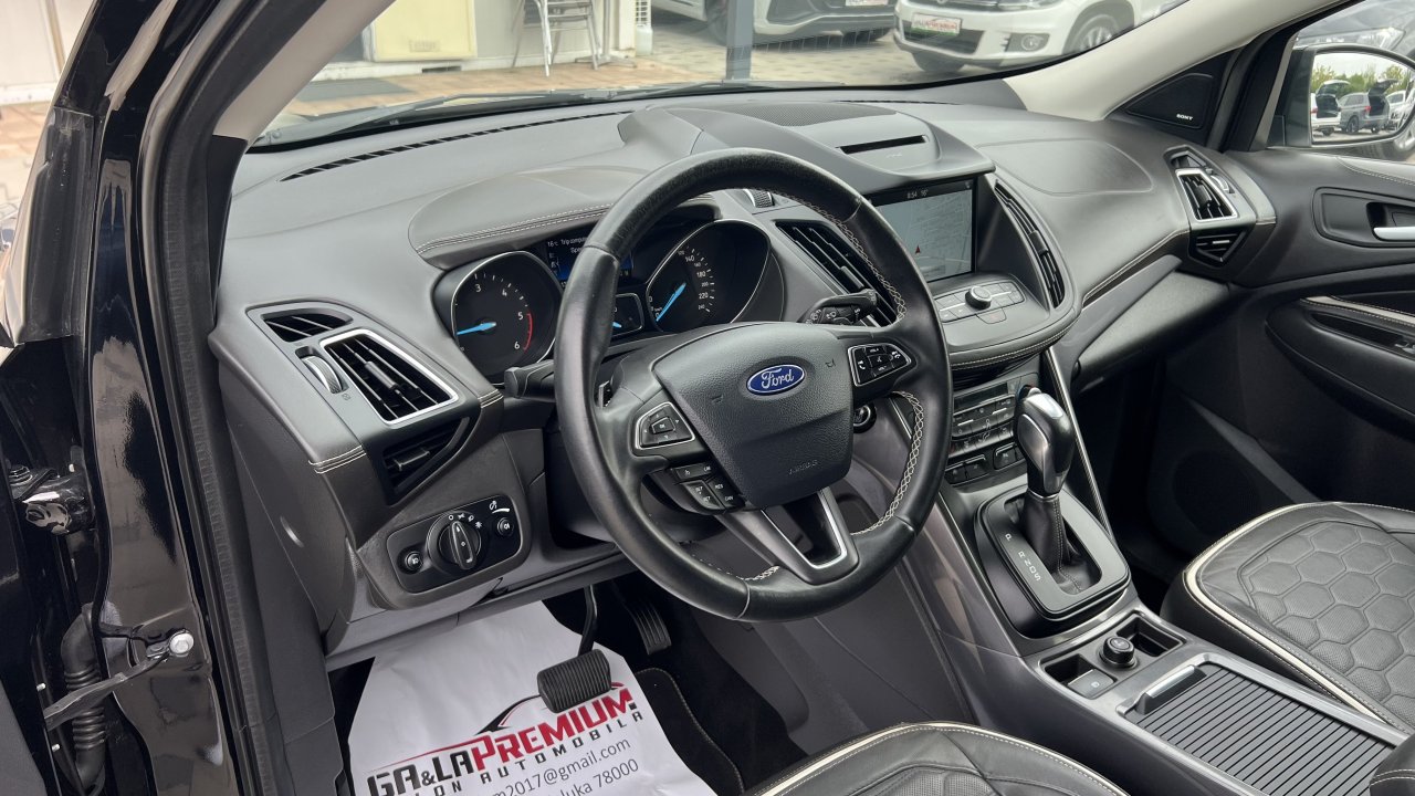 Automobil
